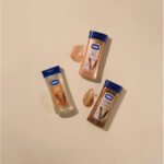 vaseline-body-oil-vanilla-glow-71024668508543